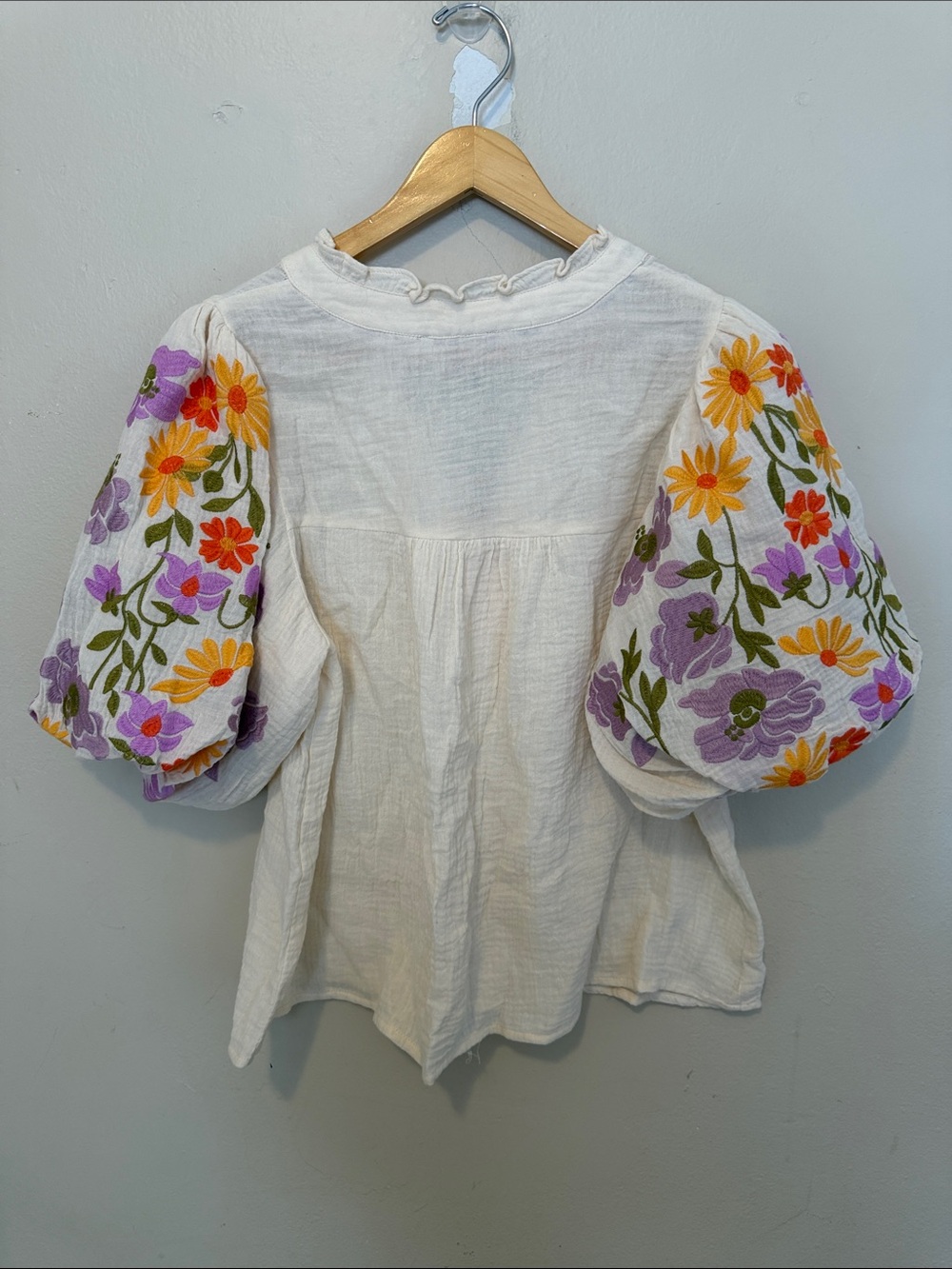 THML White Gauze Peasant Top with Colorful Floral Embroidered Puff Sleeves - Picture 2 of 3